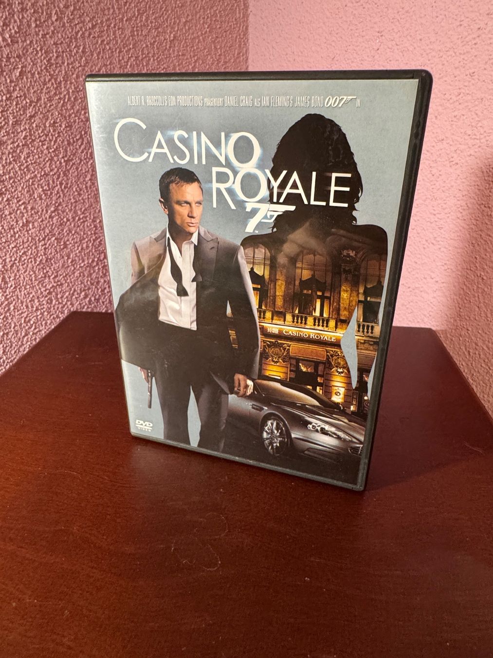 Tutti i DVDs: DVD "Casino Royale mit Daniel Craig 007" – Usato da Scherzingen venduto da hei_sq66