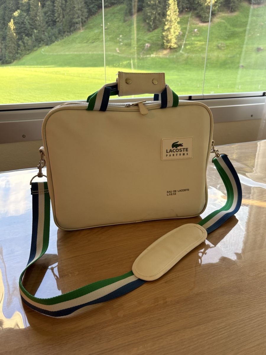 Lacoste Borse: Laptoptasche LACOSTE Tasche cremefarben  – Usato da Luzern venduto da Valie