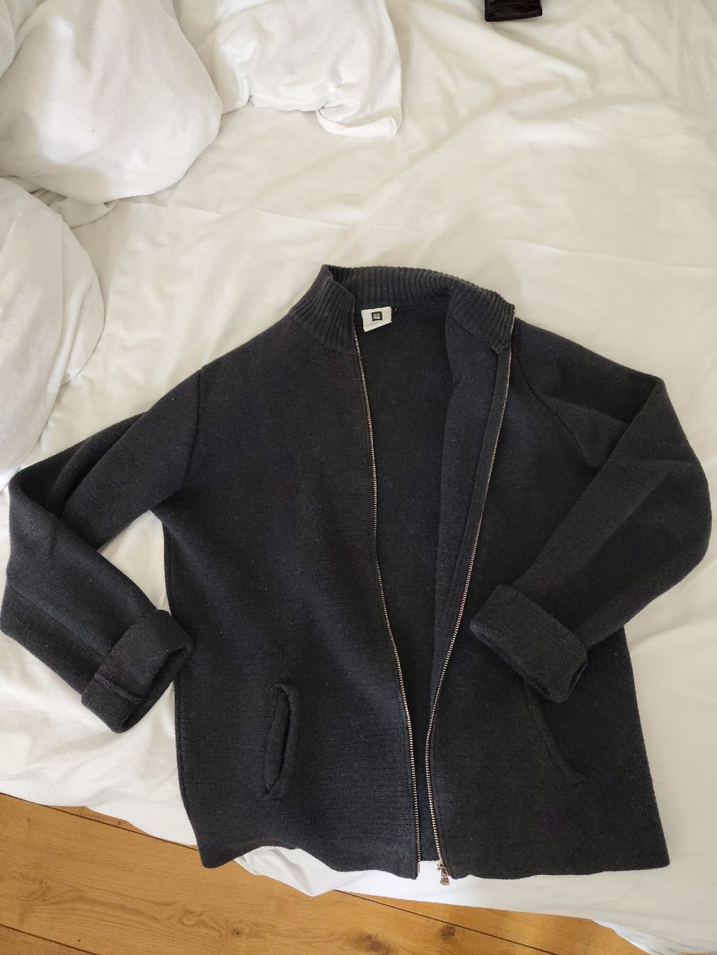 Vestes: Sweatjacke mit Reissverschluss – D'occasion à Frutigen par 20silas02