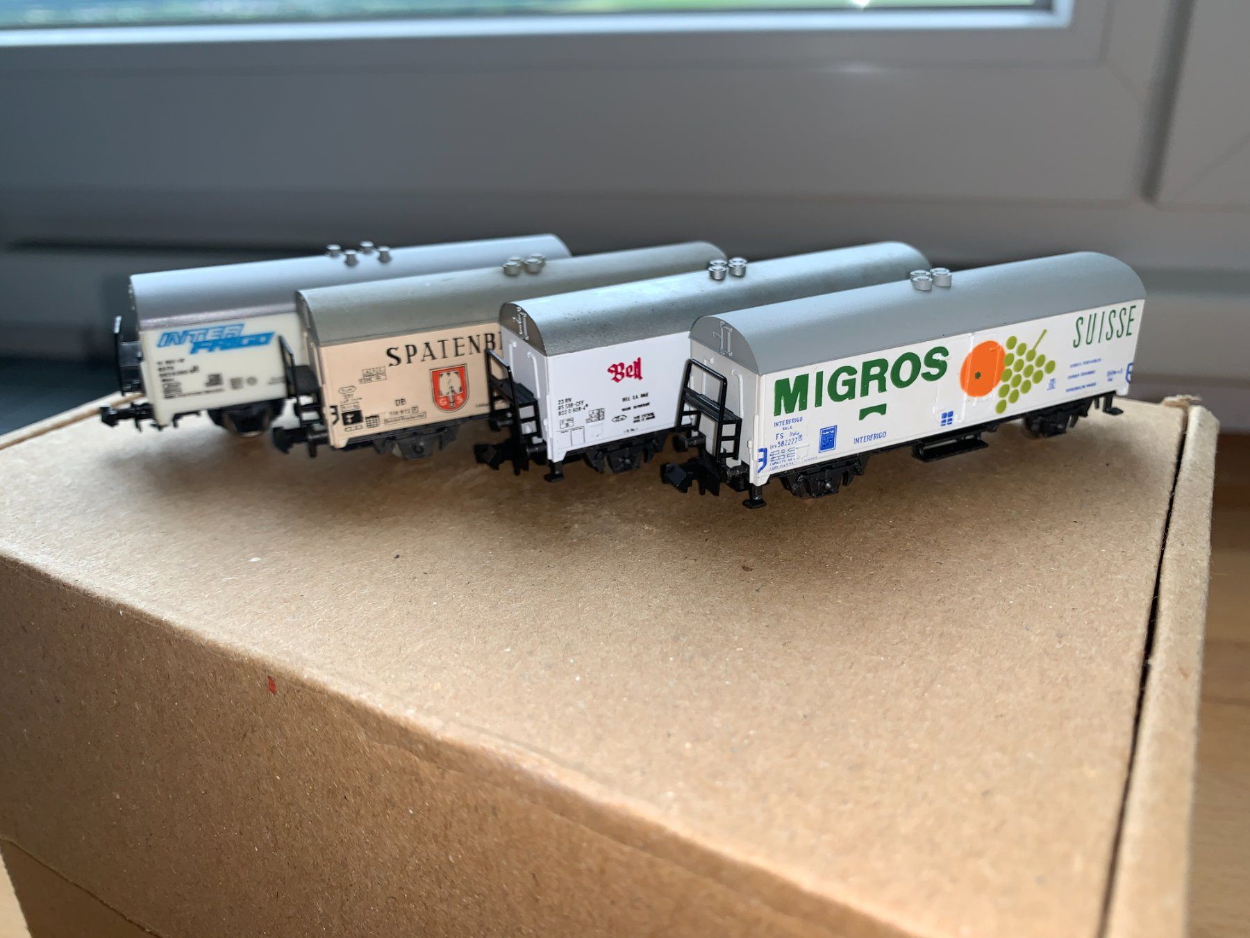 Modellini di ferrovie: 4 Kühlwagen – Nuovo (secondo la descrizione) da Belp venduto da capowiga 2
