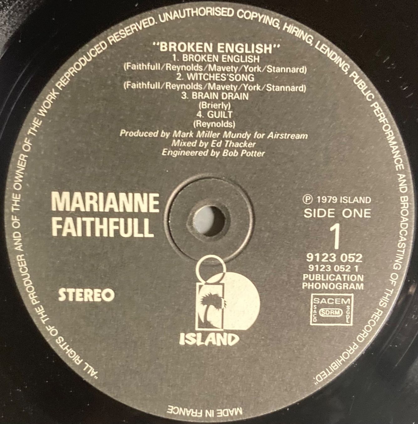 Dischi in vinile: MARIANNE FAITHFULL - BROKEN ENGLISH – Usato da Poliez-Pittet venduto da Newtown-Records 2