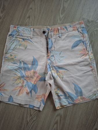 short homme gap taille 34 (L)