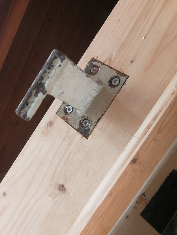 HOLZTÜRE FÜR KELLER 6