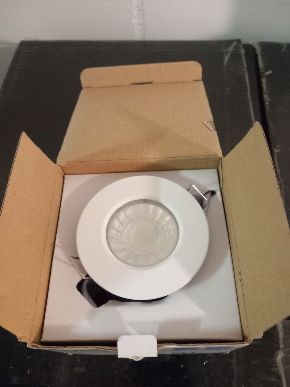 Lampen: Einbauspott 7W 3000K IP65 weiss dimmbar – Neu und originalverpackt aus Thun von Beroshop 1