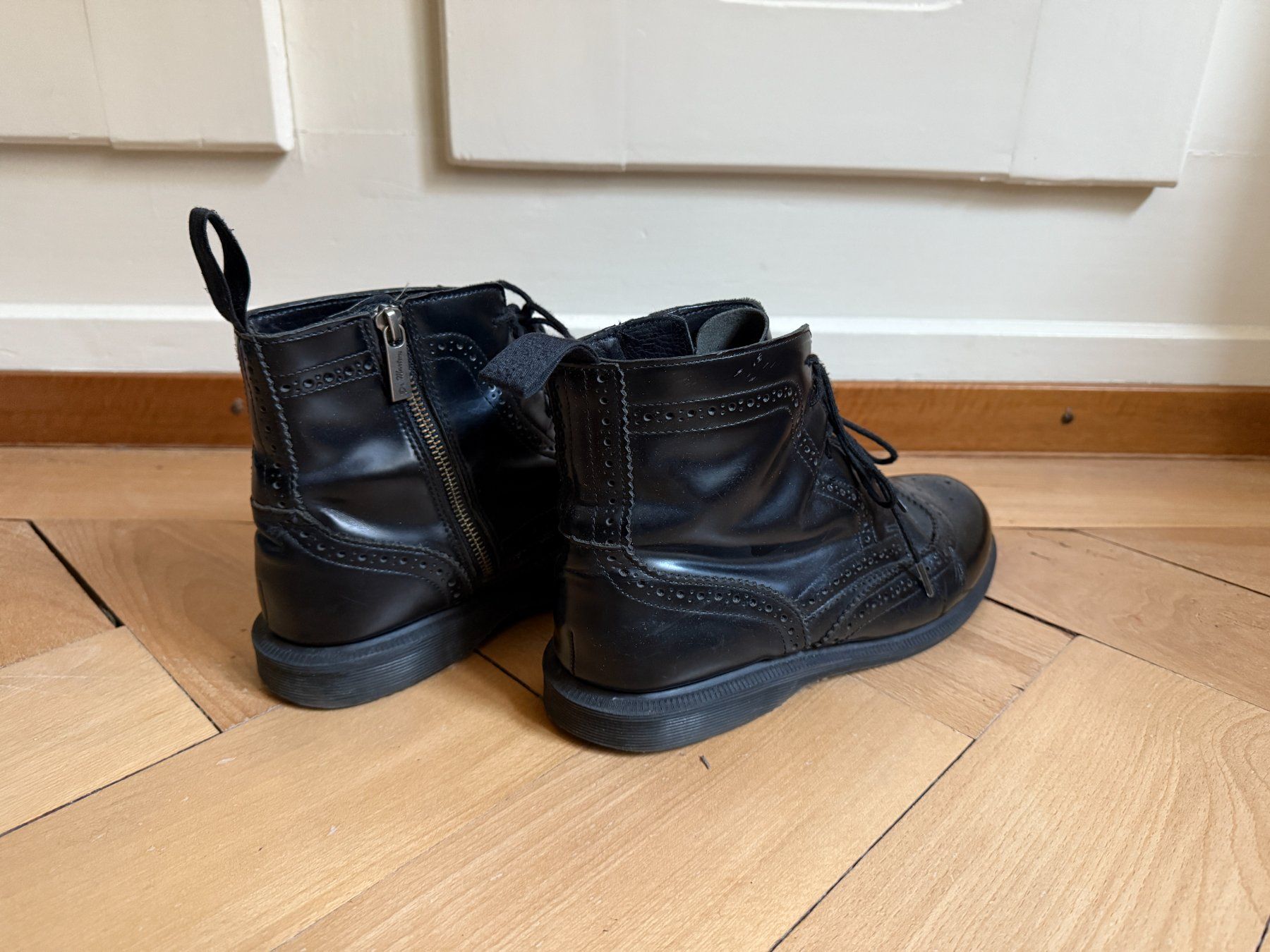 Dr. Martens Scarpe da donna: DR. MARTENS - Stiefelette schwarz 40 – Usato da Zürich venduto da Diazaio 2