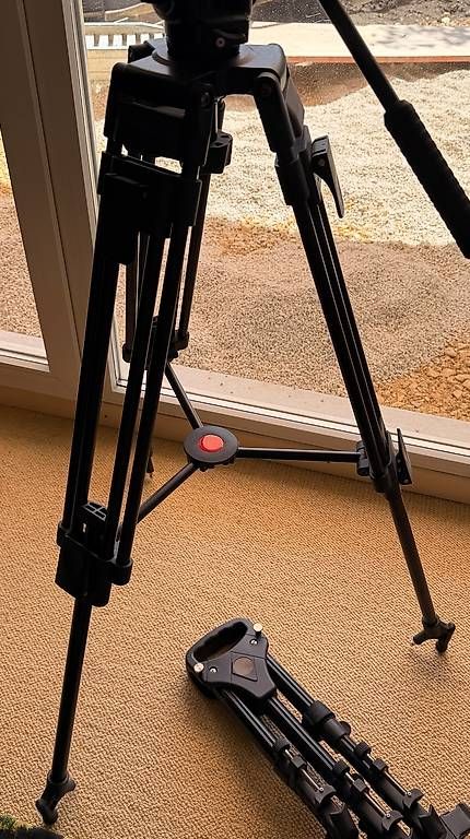 Scrivanie: Tripod Standing Desk Pro mit Rollen mobiler Stehschreibtisch – Usato da Twann venduto da dieberaterin 2