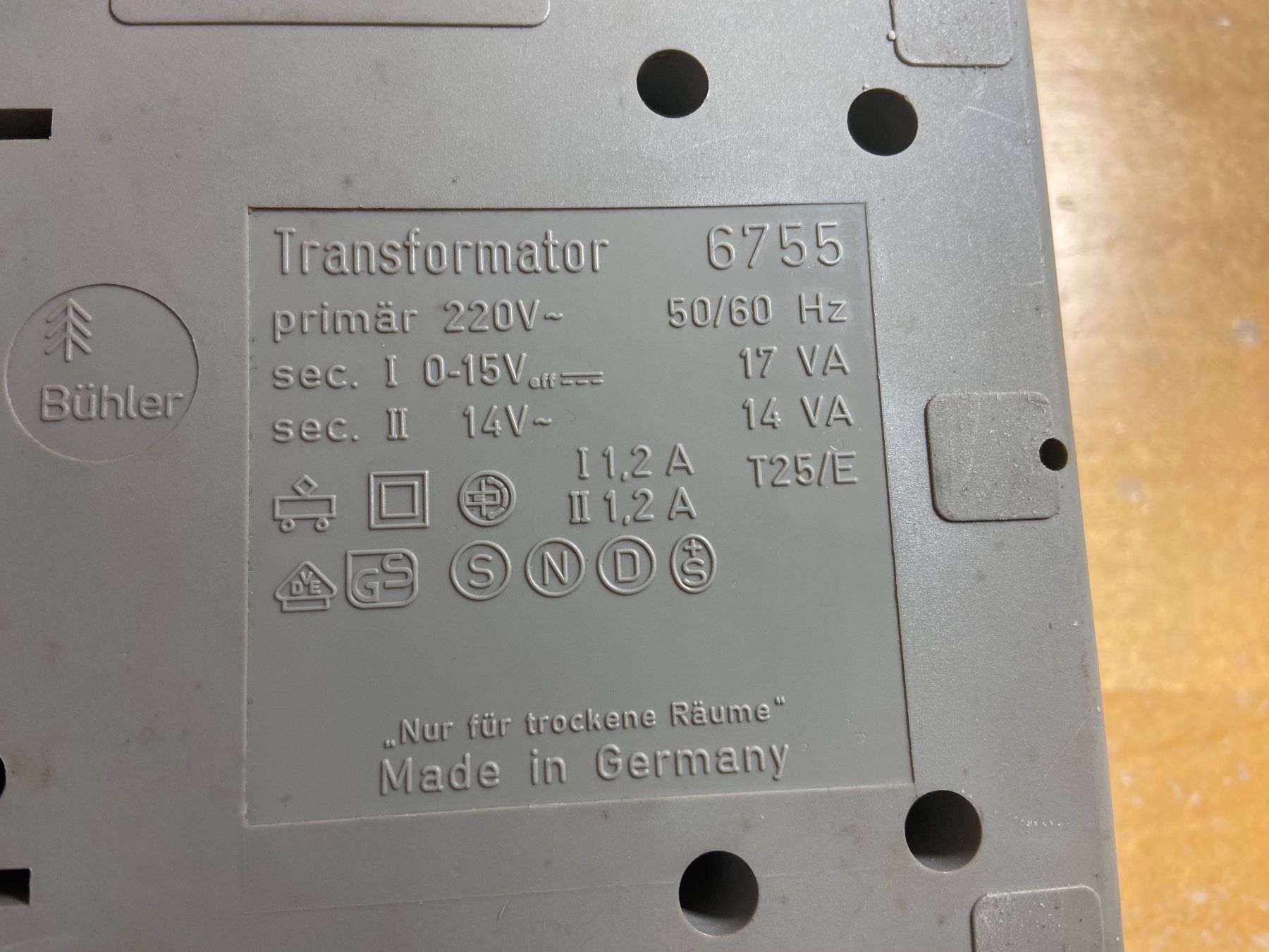 Fleischmann Modelleisenbahnen: Fleischmann MSF-Trafo 6755 – Gebraucht aus Basel von Relaphe 7