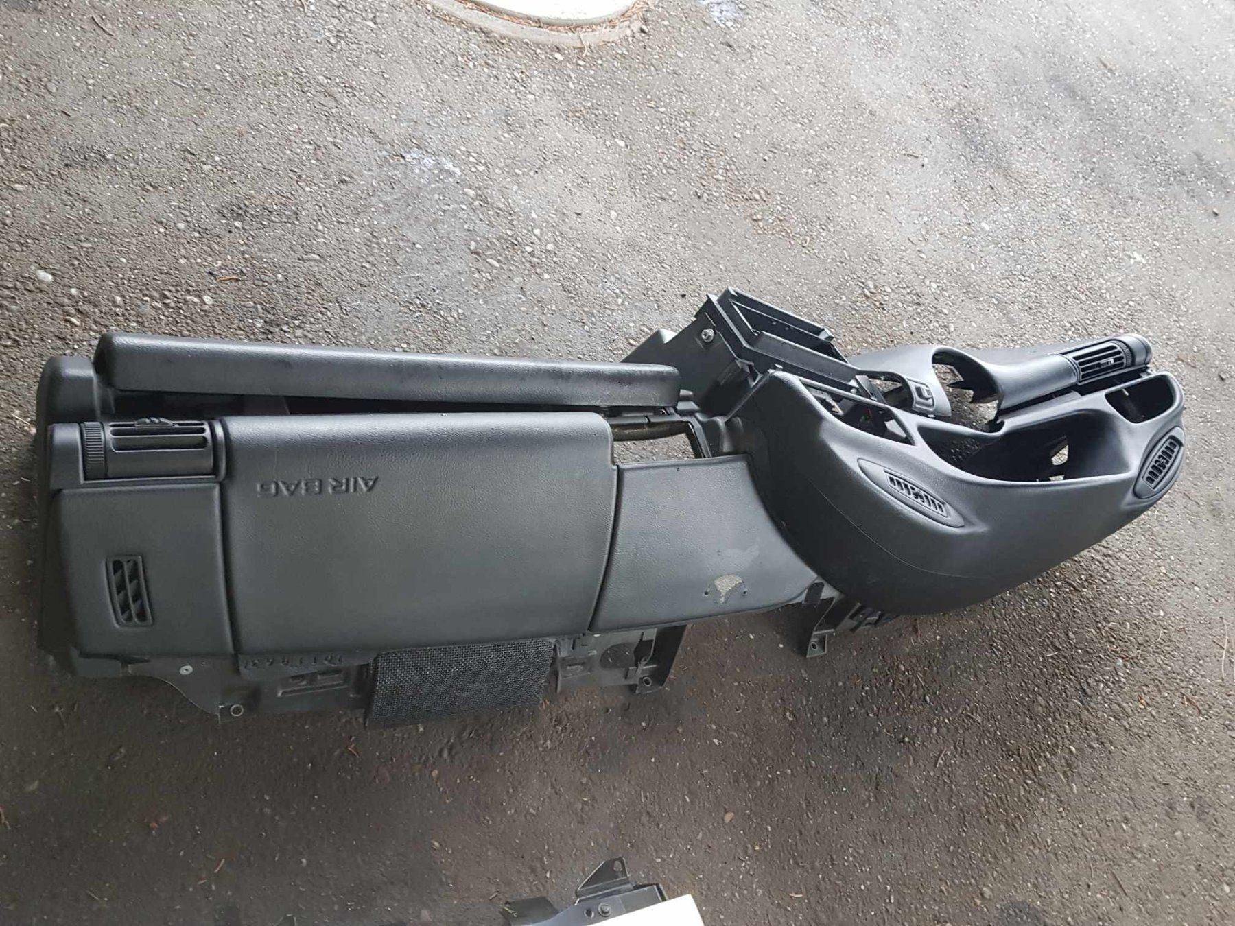 Chevrolet Alle Autoersatzteile: Armaturenbrett / Dashboard,  Camaro 93-97 – Gebraucht aus Niedergösgen von usc_8fsx 4