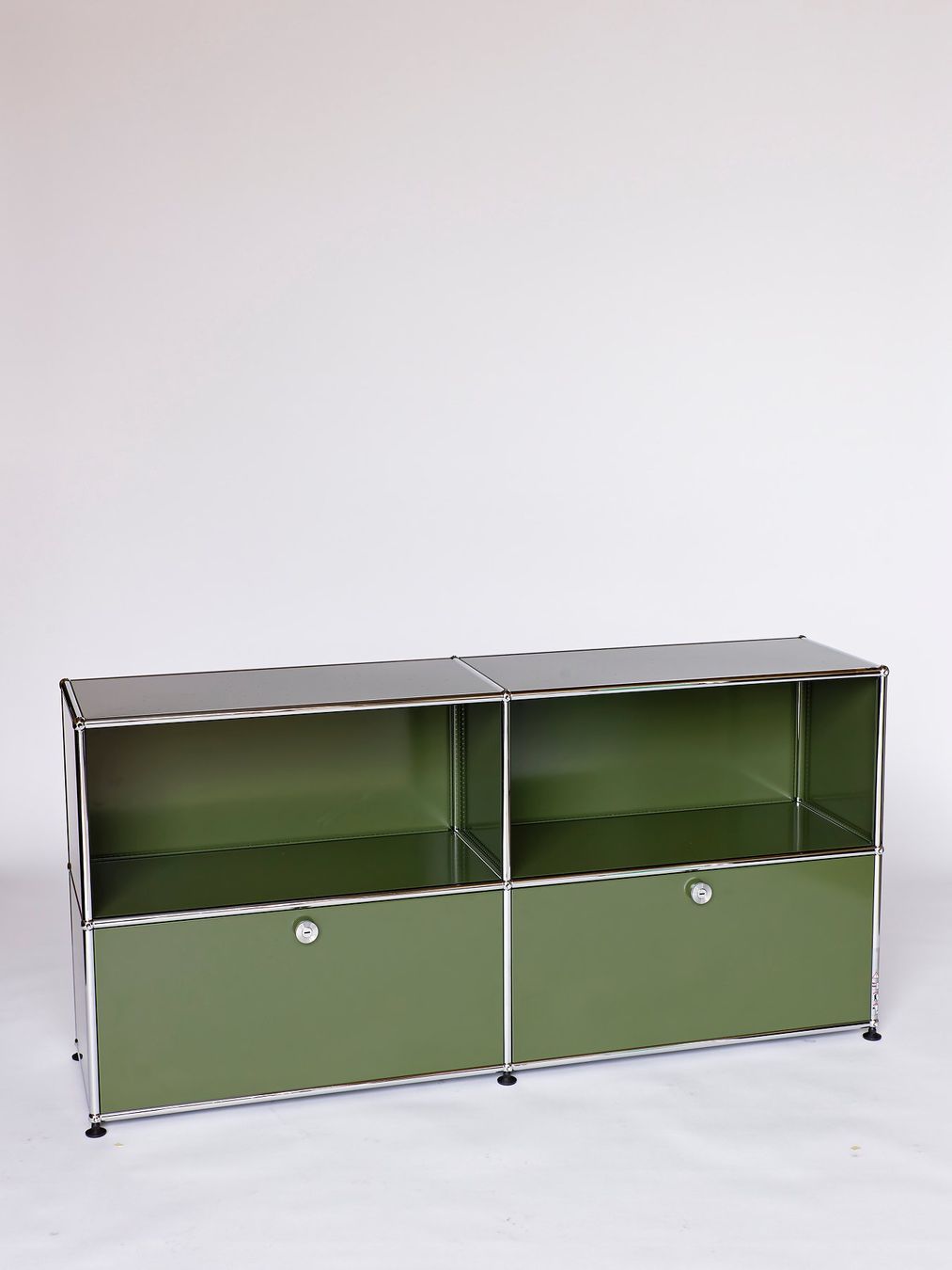 USM Commodes: USM Haller Sideboard, olivgrün, NEU – Neuf (Voir description) à Lenzburg par Buerokonz 2