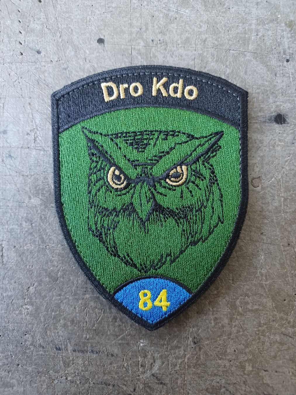 Schweizer Armee Placchette & Badge: Drohnen Kommando 84 Abzeichen  – Nuovo (secondo la descrizione) da Willisau venduto da Hugobosca