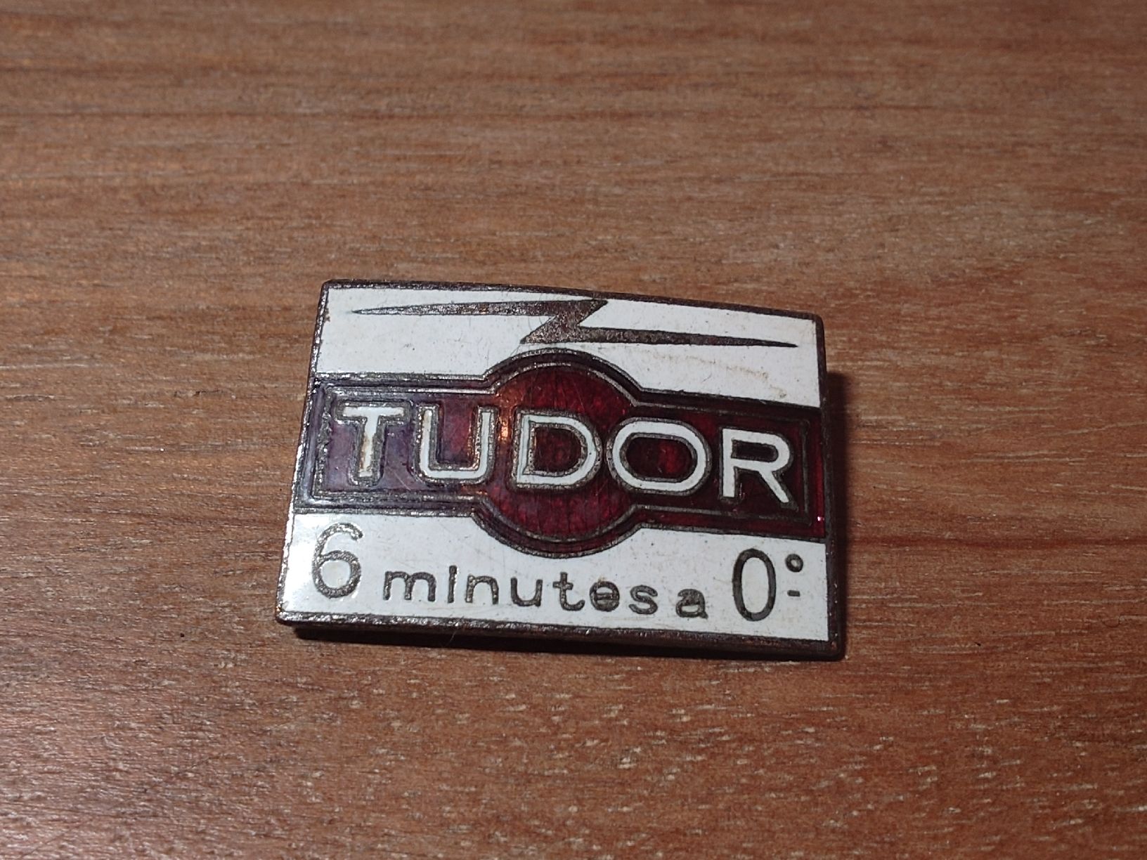Placchette & Badge: Insigne TUDOR vintage  – Difettoso da Genève venduto da arnoo 3