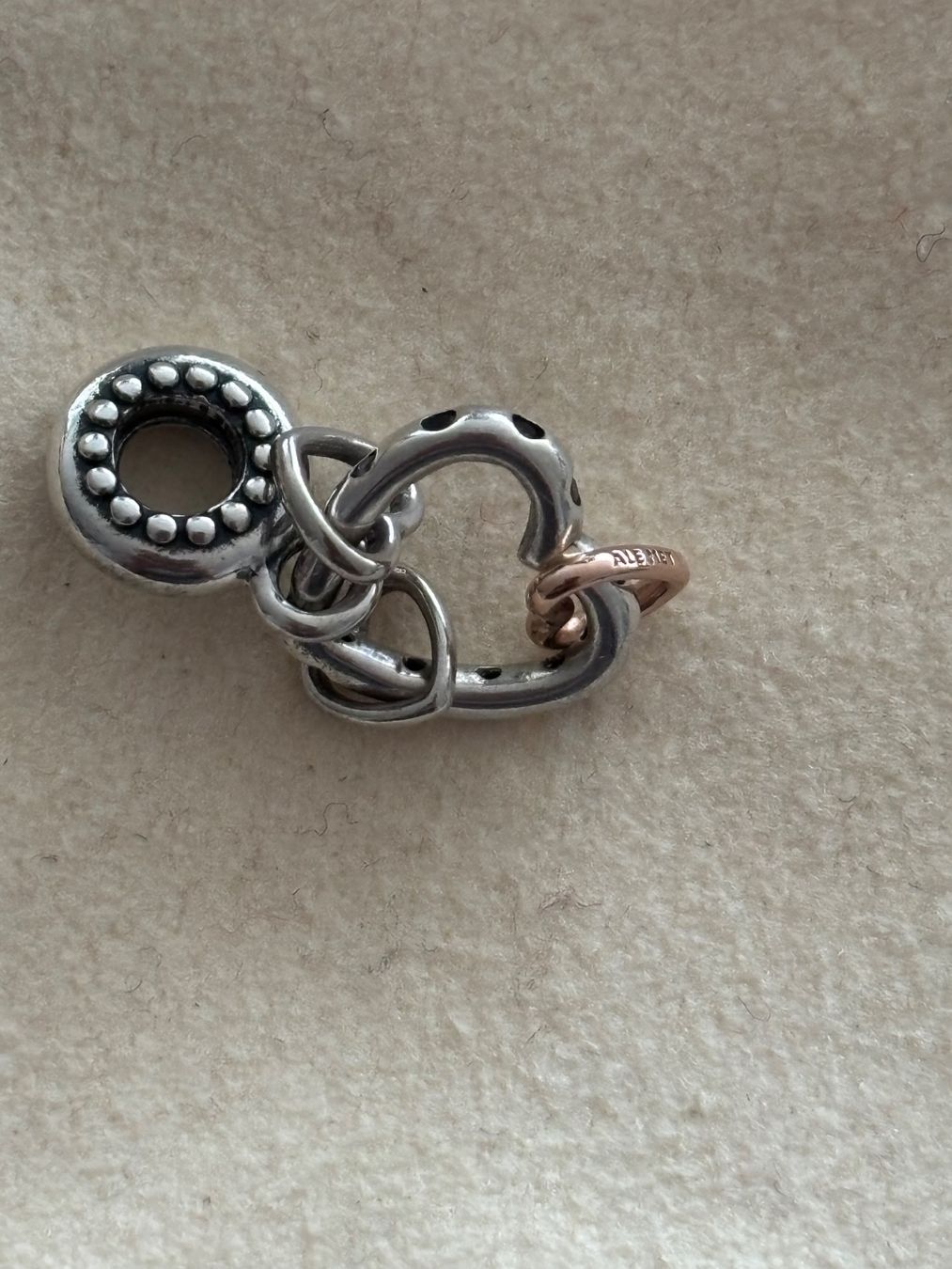 Pandora Anhänger: Pandora Charm original Herzen – Gebraucht aus Oberwil b. Zug von KleinerFliegenpilz