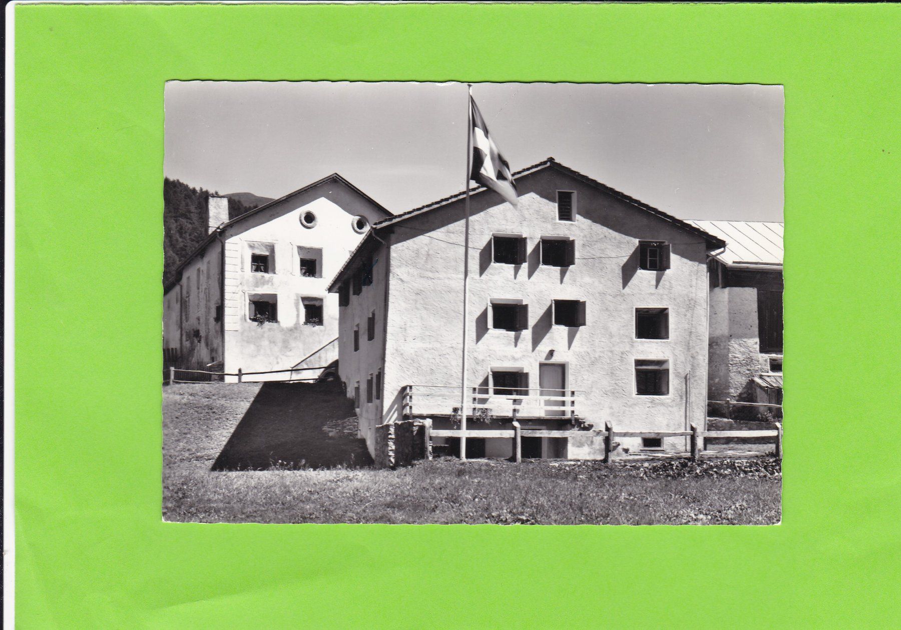 Cartoline postali: Engadinerhäuser in Bos-cha-Guarda – Usato da St. Peterzell venduto da neckertal