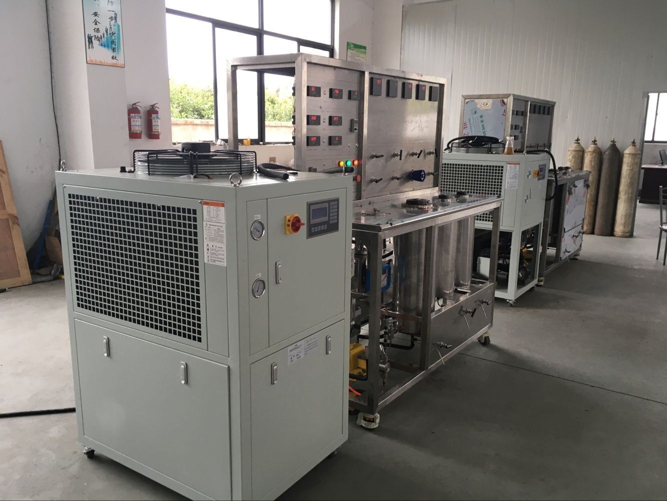 Alle Maschinen: 7L+7L Superkritische CO2-Extraktion Maschine – Gebraucht aus Wolhusen von SolarHub-Outlet 1