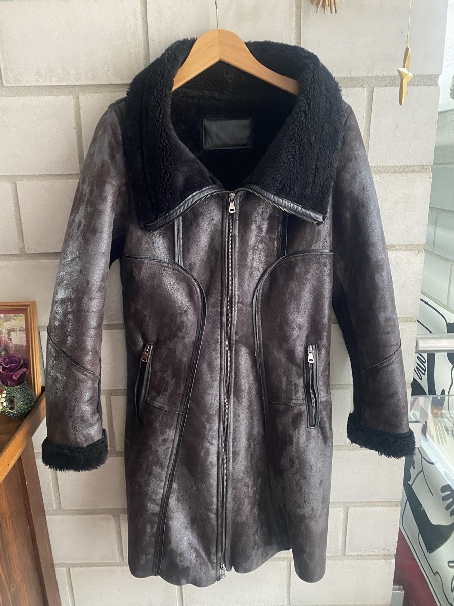 Cappotti: Manteau shearling taille S – Usato da St-Blaise venduto da Zaza.of.marseille 1