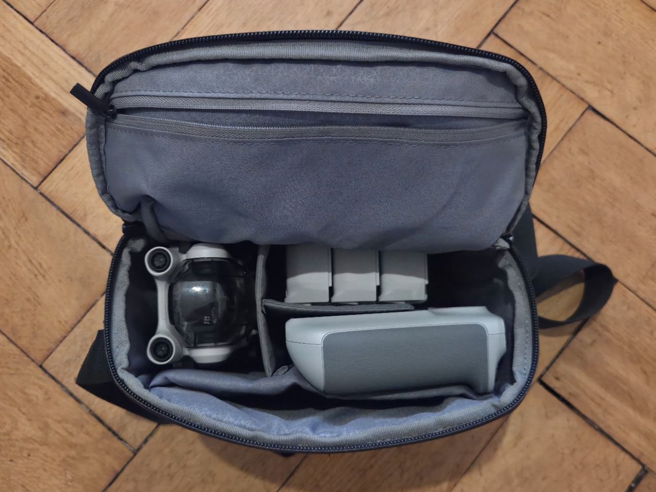 DJI RC Modellbau: DJI Mini 3 Pro Fly More Combo – Gebraucht aus Basel von specs 1