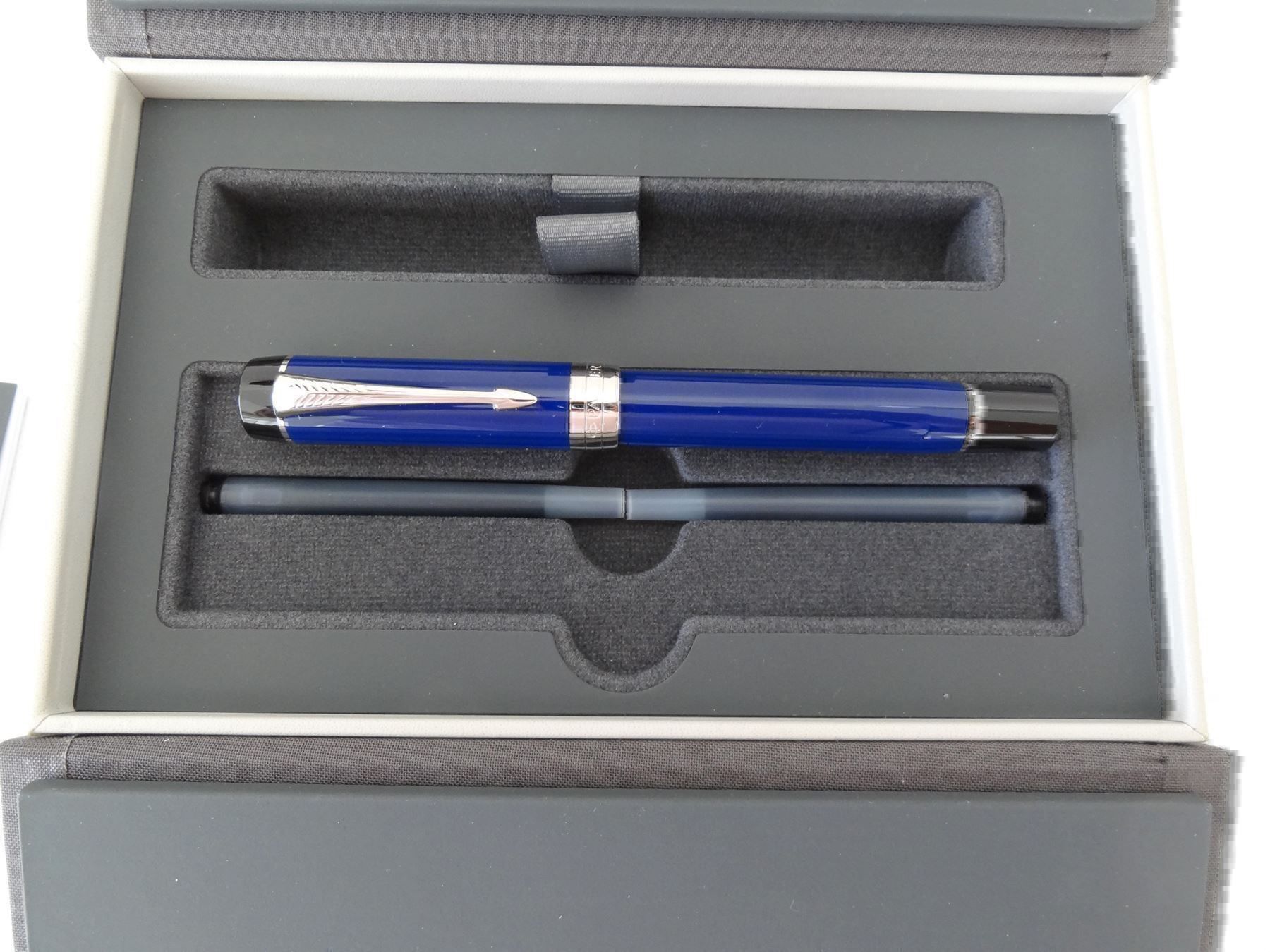 Parker Stifte & Marker: PARKER Duofold Blue & Black Centennial Füllfederhalter – Neu und originalverpackt aus Locarno von Sicabe 1