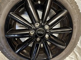 Original Mini Cooper Alufelgen mit Dunlop Winterreifen