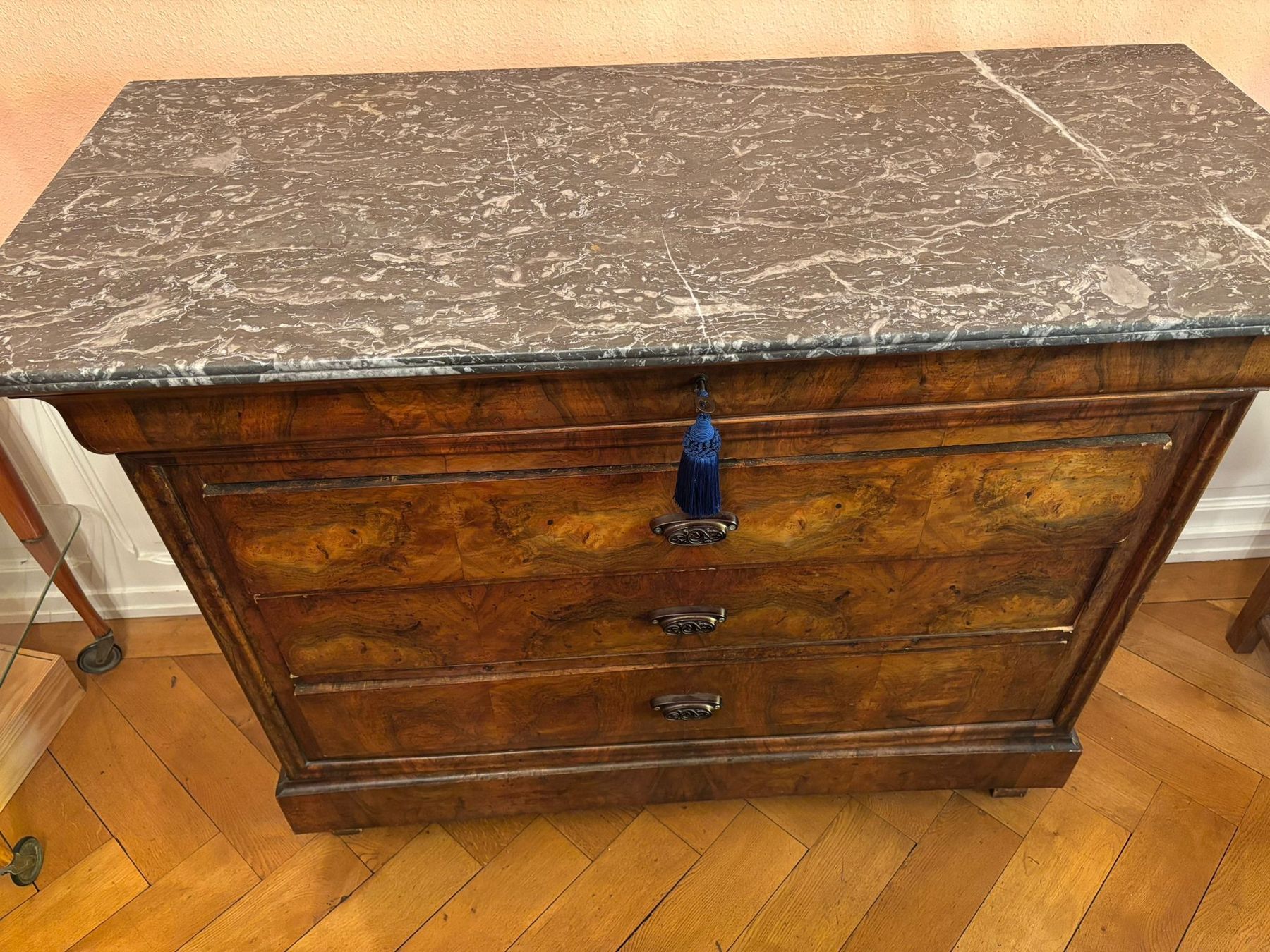 Cassettiere: Commode Louis Philippe en noyer époque XIXe siècle – Usato da Plan-les-Ouates venduto da lau_g8js 1