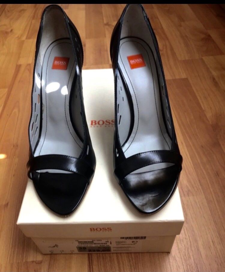 Hugo Boss Scarpe da donna: Pumps Hugo Boss – Nuovo (secondo la descrizione) da Zürich venduto da Orch43 1