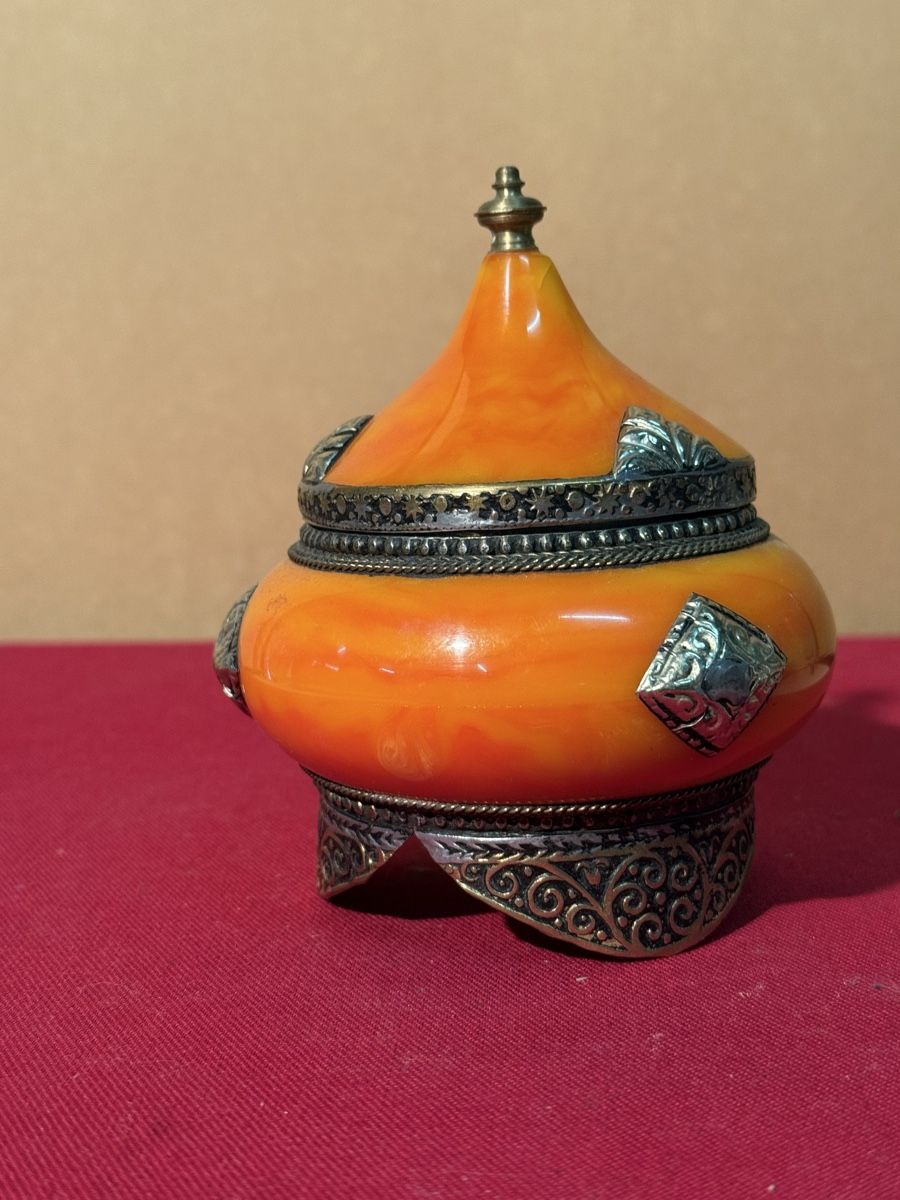 Zuccheriere: Vintage Amber Jewelry Box – Usato da Lausanne venduto da vas_cdb2 3