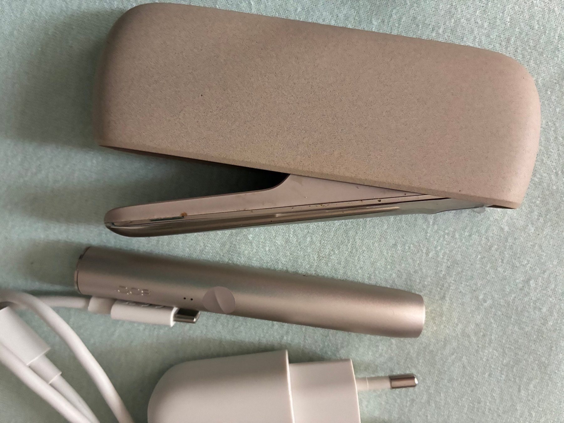 Iqos Autres tabacs: IQOS ILUMA  + Ladekabel – D'occasion à Bern par panach 1