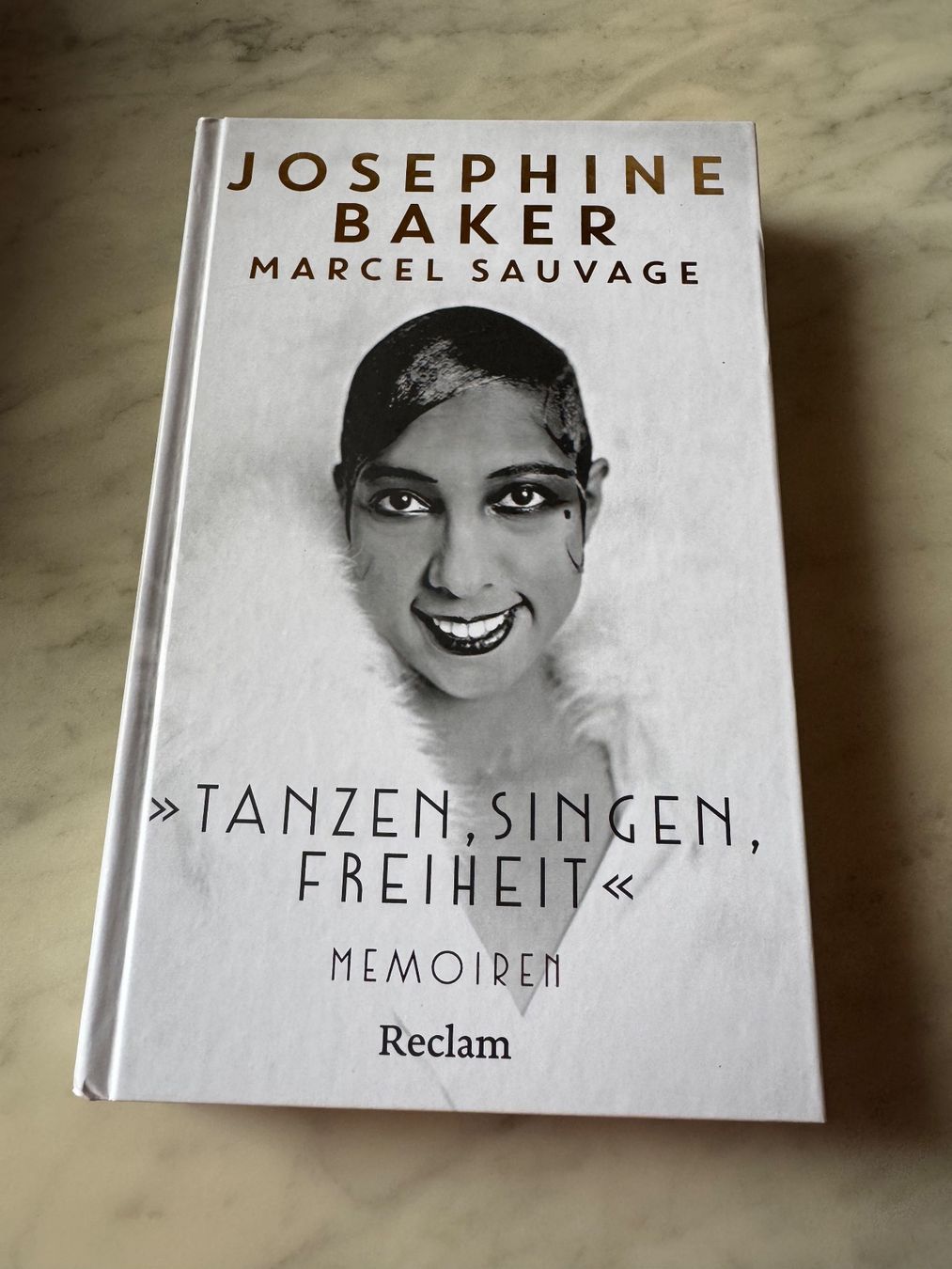 Libri: JOSEPHINE BAKER TANZEN SINGEN FREIHEIT – Nuovo (secondo la descrizione) da hägendorf venduto da twilightprincess