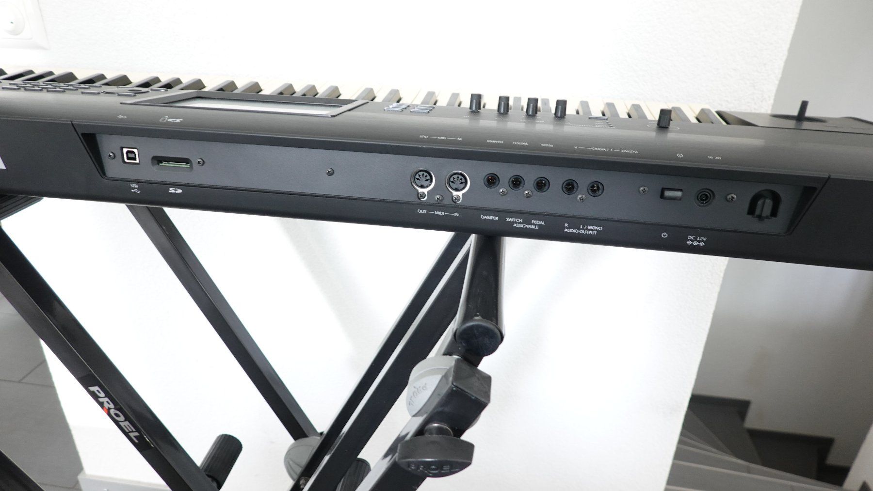 Strumenti musicali: Korg Krome 73 Synthesizer – Usato da Allschwil venduto da pea_lq87 1