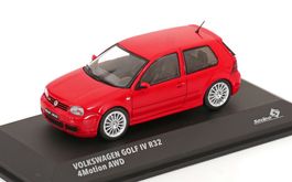 VW Golf IV R32 2002-2004 rot     1:43 von Solido