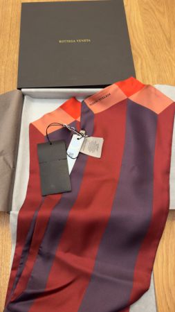 NEU BOTTEGA VENETTA Seidentuch Foulard aktuell 2024 Halstuch