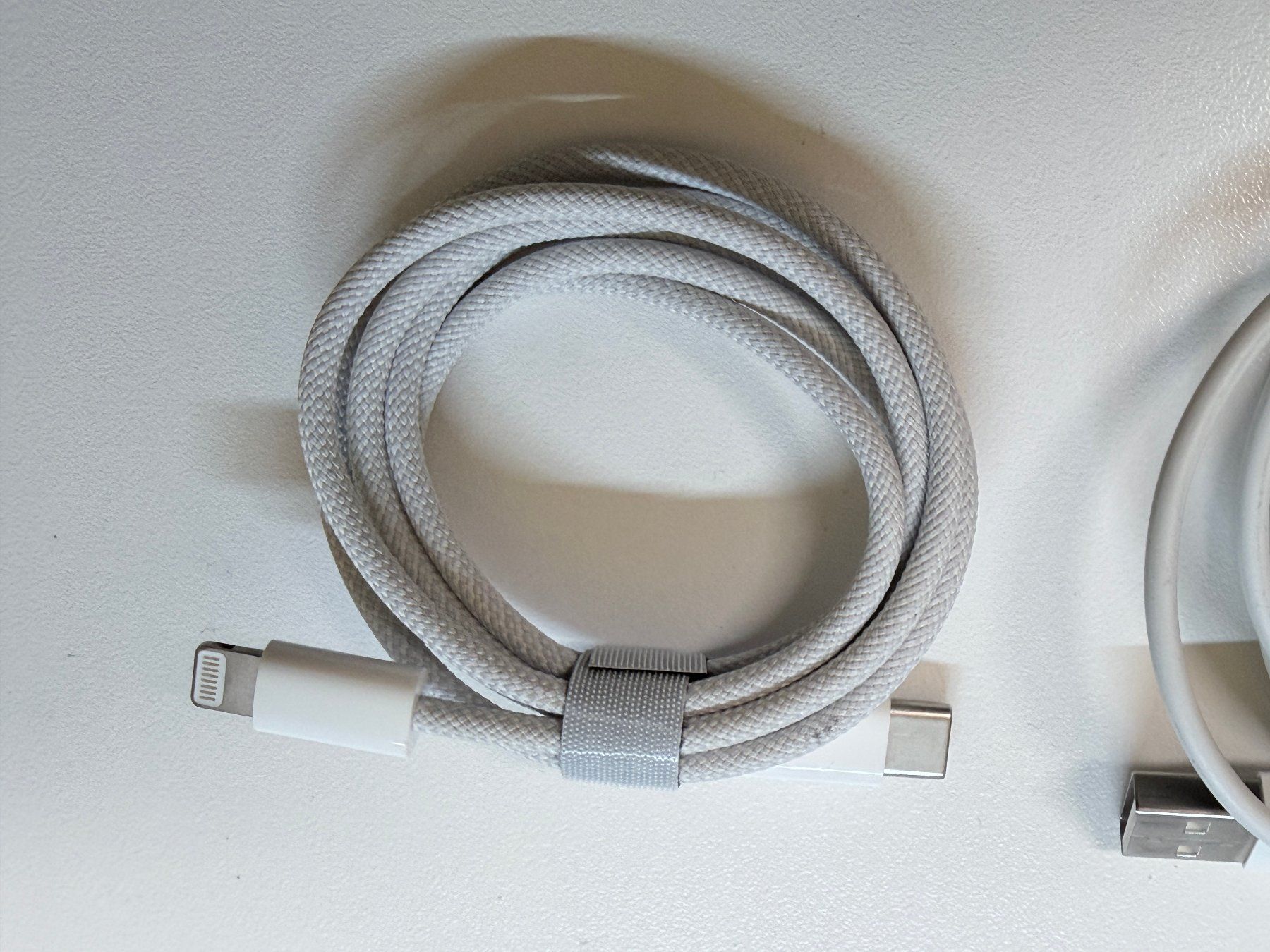 Apple Cavi: Diverse Ladekabel: USB-C, Lightning, Micro-USB - Top! – Usato da Unterengstringen venduto da hausraus 1