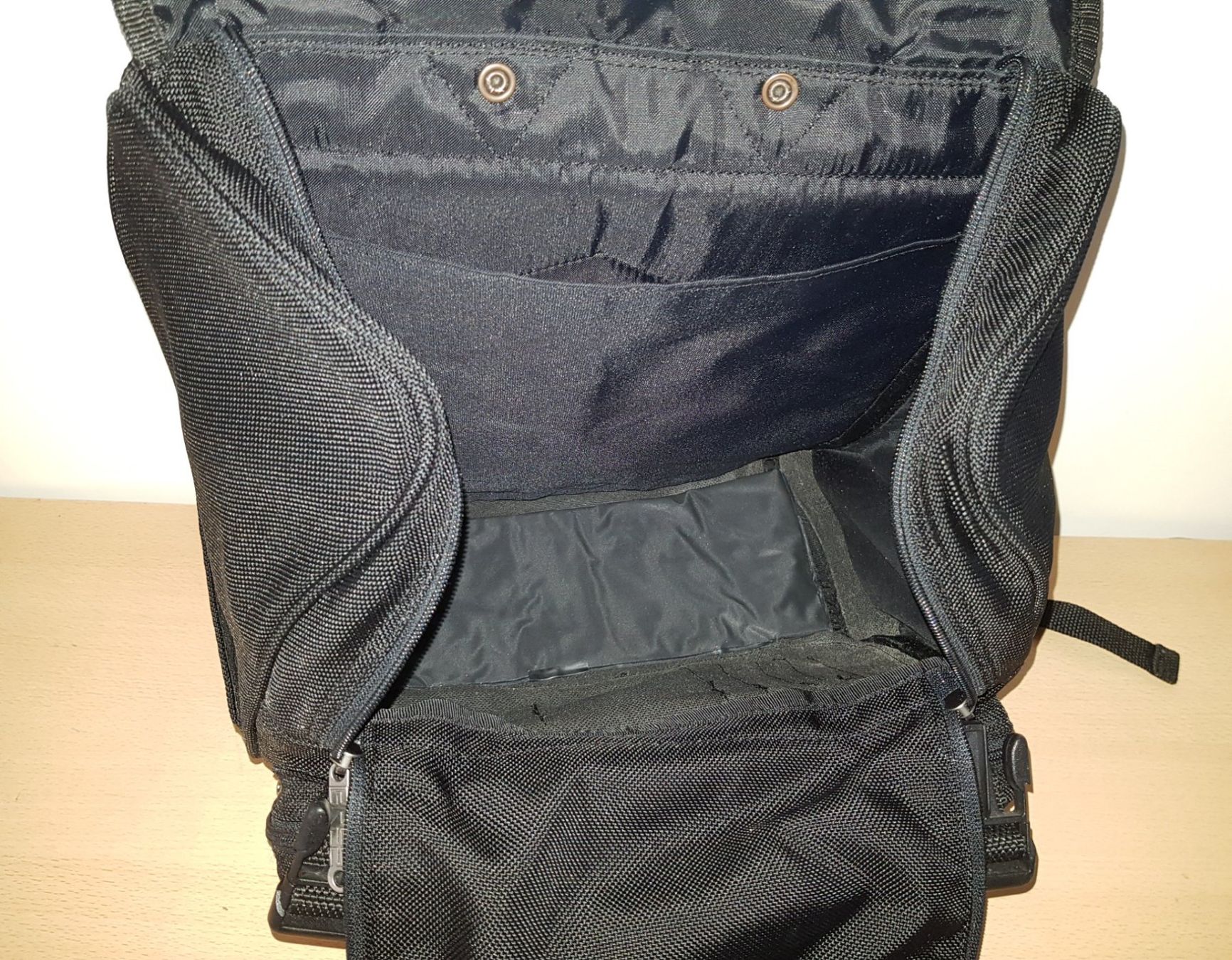 Bree Zaini: Bree Rucksack in Schwarz – Usato da Basel venduto da Birs868 5
