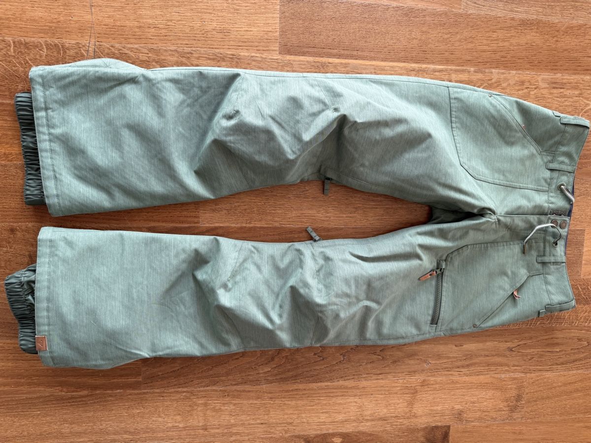 Roxy Pantaloni: Grüne Skihose von Roxy – Usato da Heitenried venduto da Tannenbaum25 1