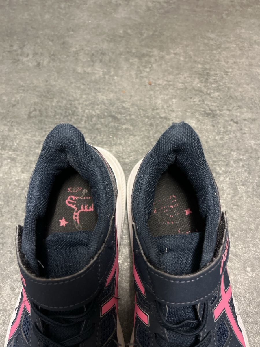 Asics Scarpe per ragazzi: Asics Kinder Laufschuhe Gr. 33 – Usato da Aarau venduto da SCH_EV 4