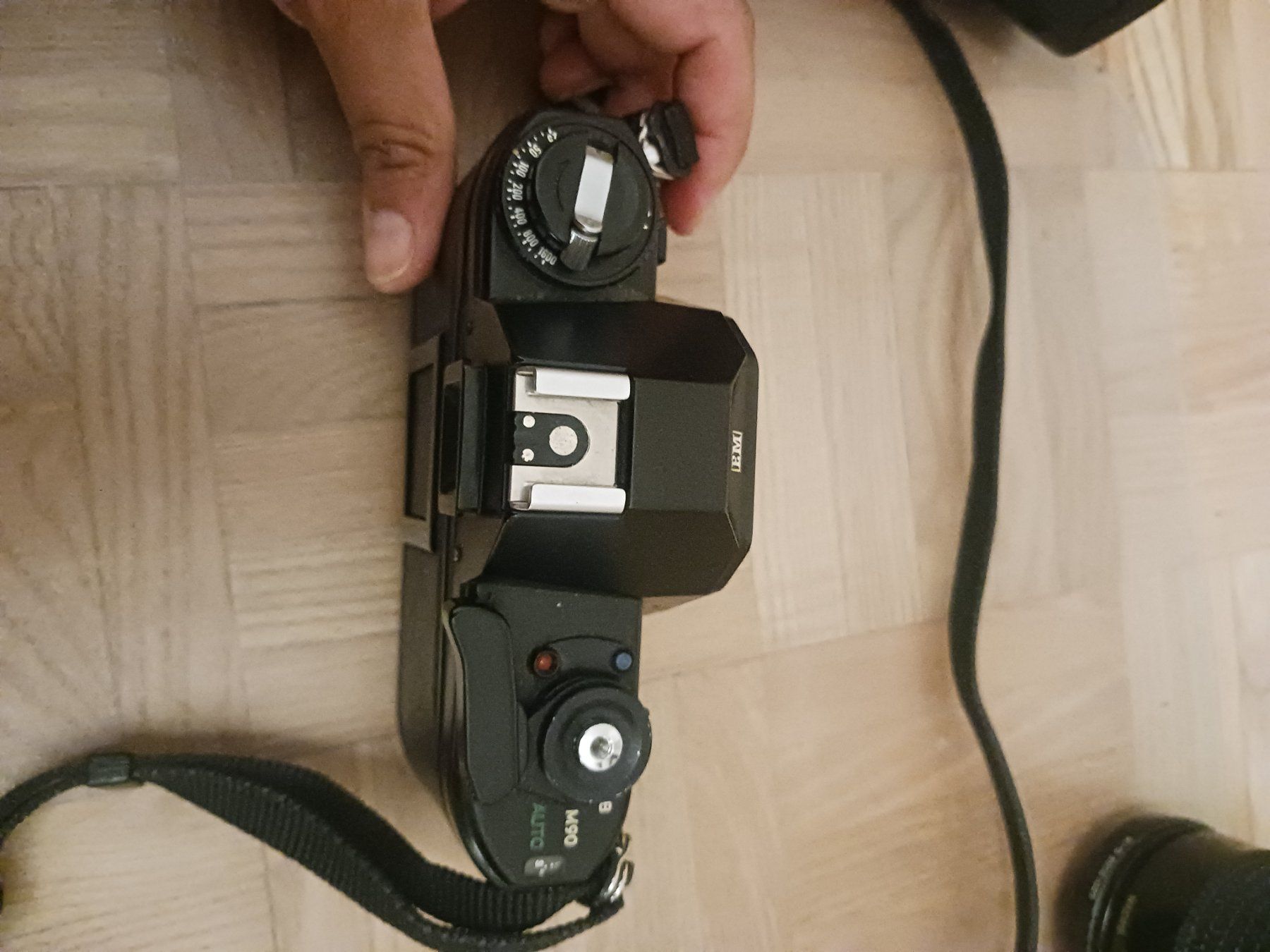 Nikon Fotocamera: Nikon EM - for repairs only – Usato da Zürich venduto da son_w2tt 1