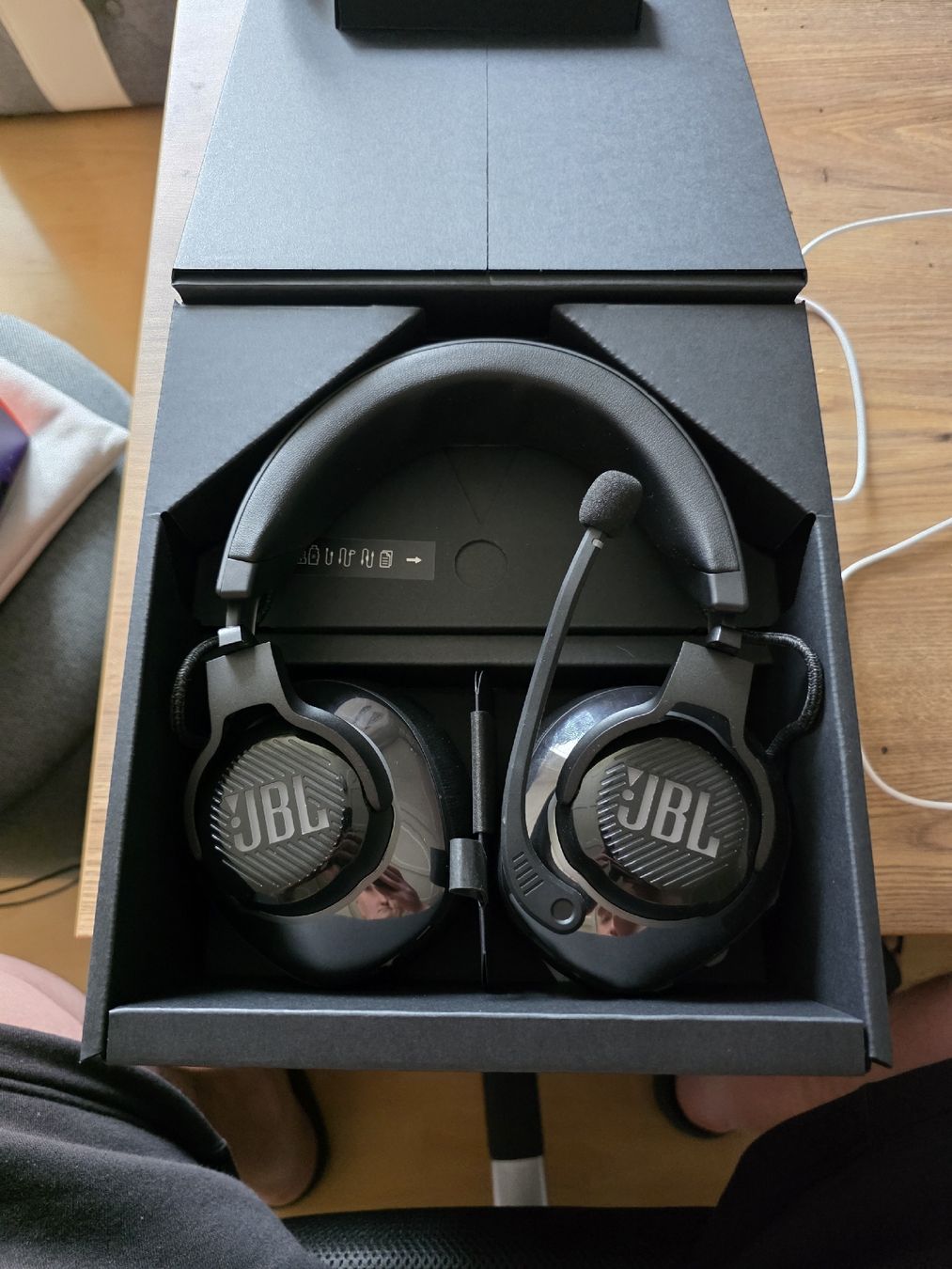 JBL Cuffie: JBL Quantum 910 Wireless Gaming Headset – Top Zustand  – Usato da Näfels venduto da gaj_kcn9 2