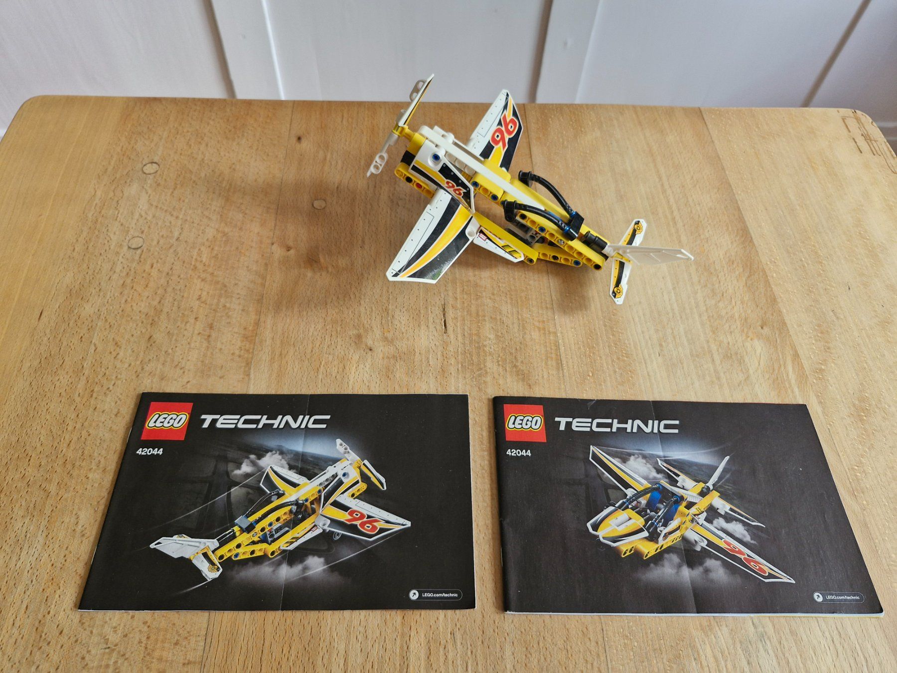 Lego Kit di costruzioni: LEGO Technic 42044 Renn-Flugzeug – Usato da Wiesendangen venduto da enbtracked
