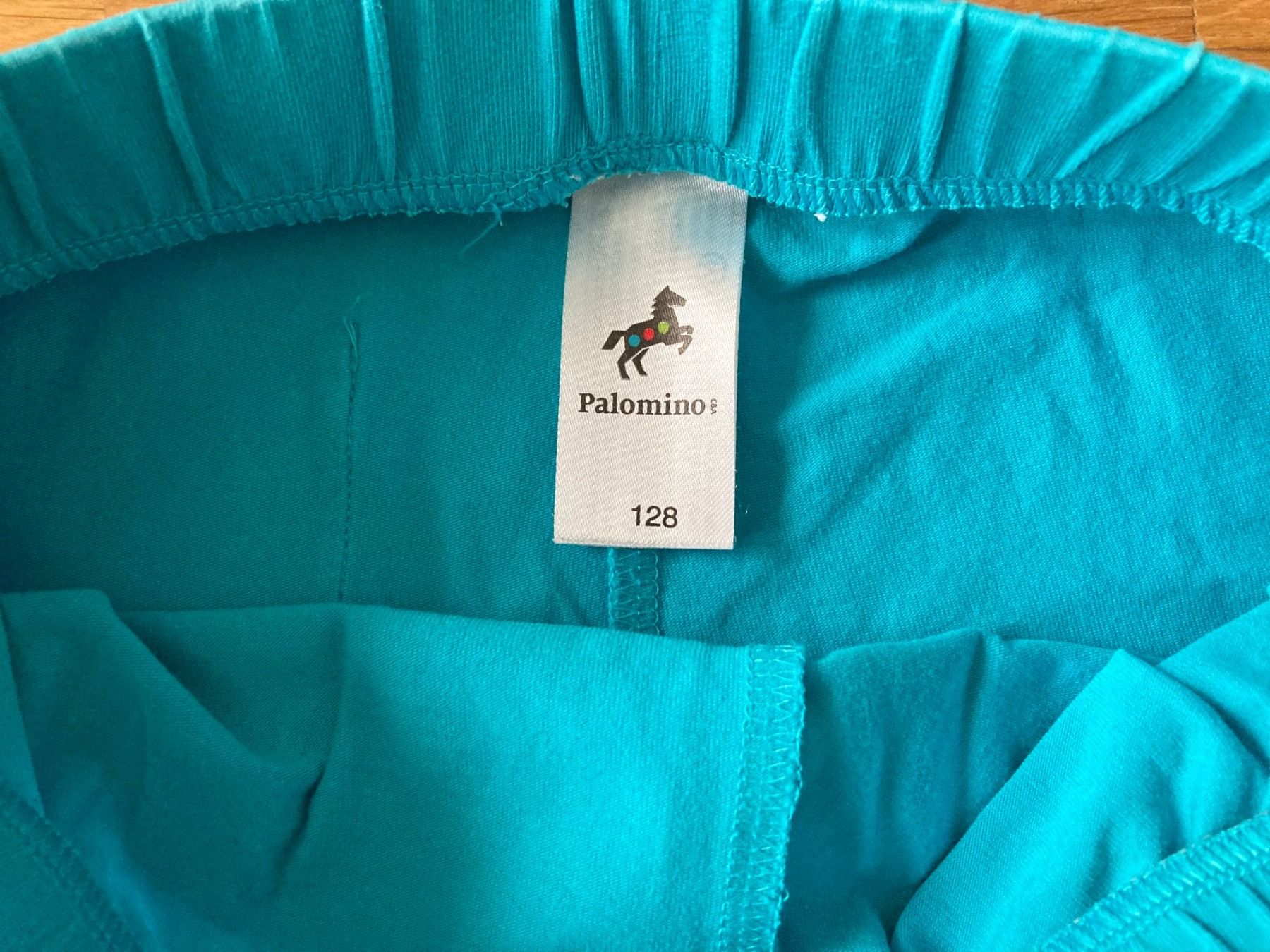 Pantaloni: Tolle leichte Shorts - Gr. 128 – Usato da Basel venduto da Nofretete39 2