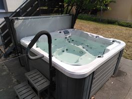 Whirlpool - Oceanus ES402 - 6 Personen