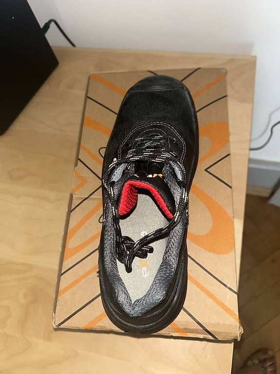 Scarpe da uomo: Sicherheitsschuhe Gr. 38  Wie neu – Usato da Basel venduto da ari_pwg6 3