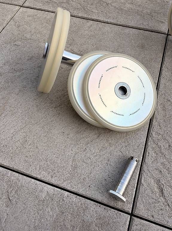 Manubri & Pesi: Haltères Technogym – Usato da Lausanne venduto da lig_xw8t 2