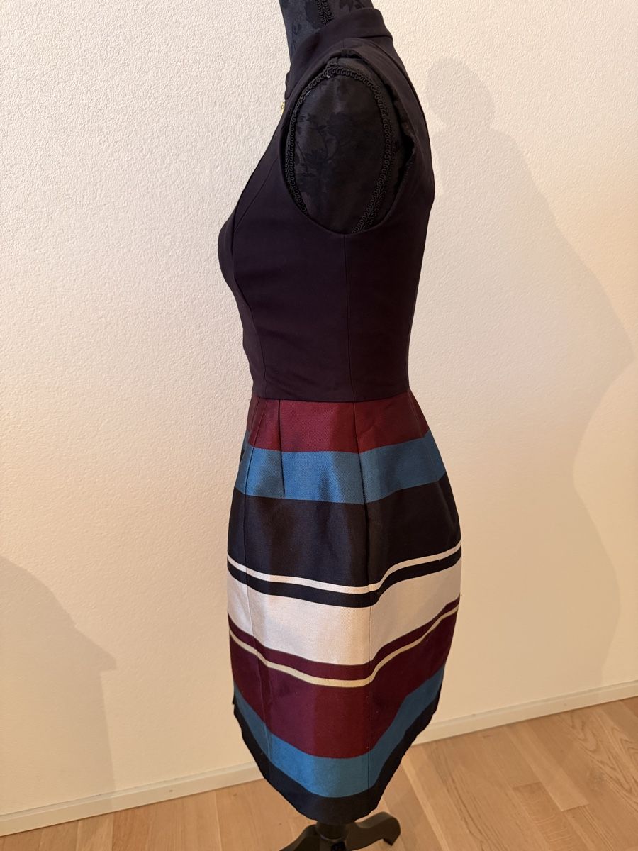 Ted Baker Kleider: TED BAKER Kleid Size 1 – Gebraucht aus Rorschach von nan_8rts 1
