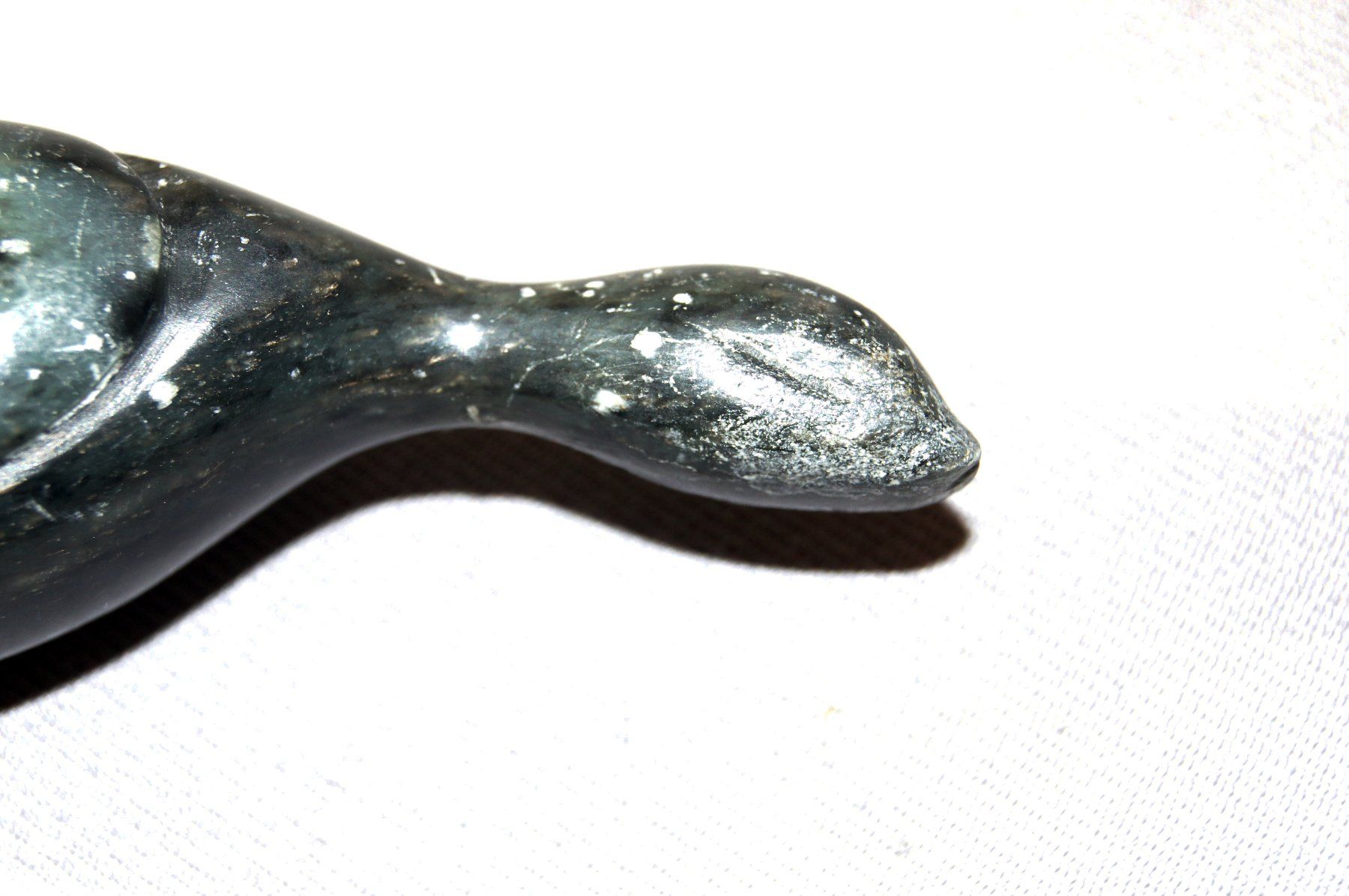 Sculture & Statue: Inuit-Kunst: Stehender Vogel (Nr.6) – Usato da Geroldswil venduto da ARTEFACTO 4