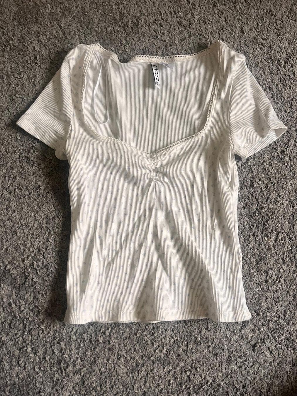 Camicette, T-shirt & Top: H&M Top – Nuovo (secondo la descrizione) da Steffisburg venduto da ria_8kvp 1