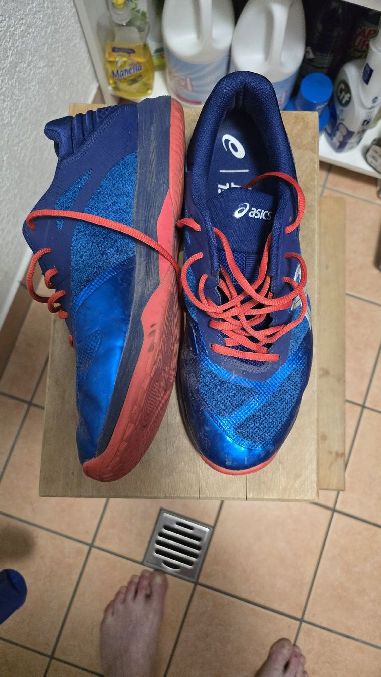 Asics Scarpe da uomo: Asics 46.5 excellent état – Usato da Champlan venduto da Sgosteli