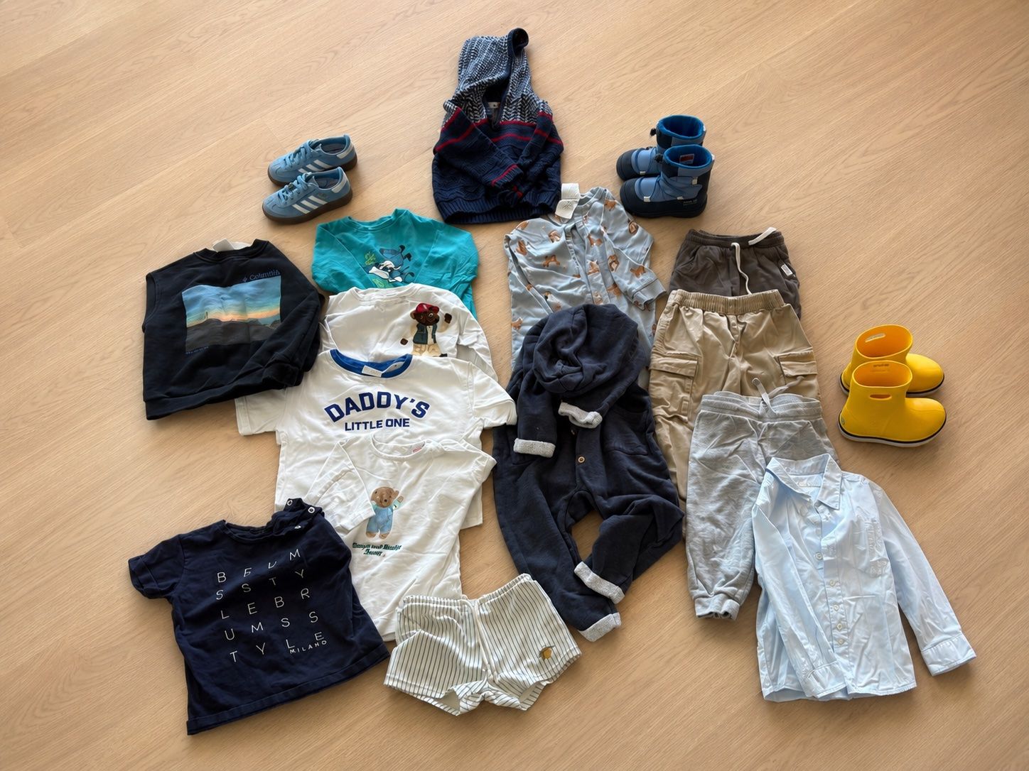 Lotti & Set di vestiti: Kinderkleider Paket, Grösse 86 – Usato da Oberägeri venduto da KseniaSim