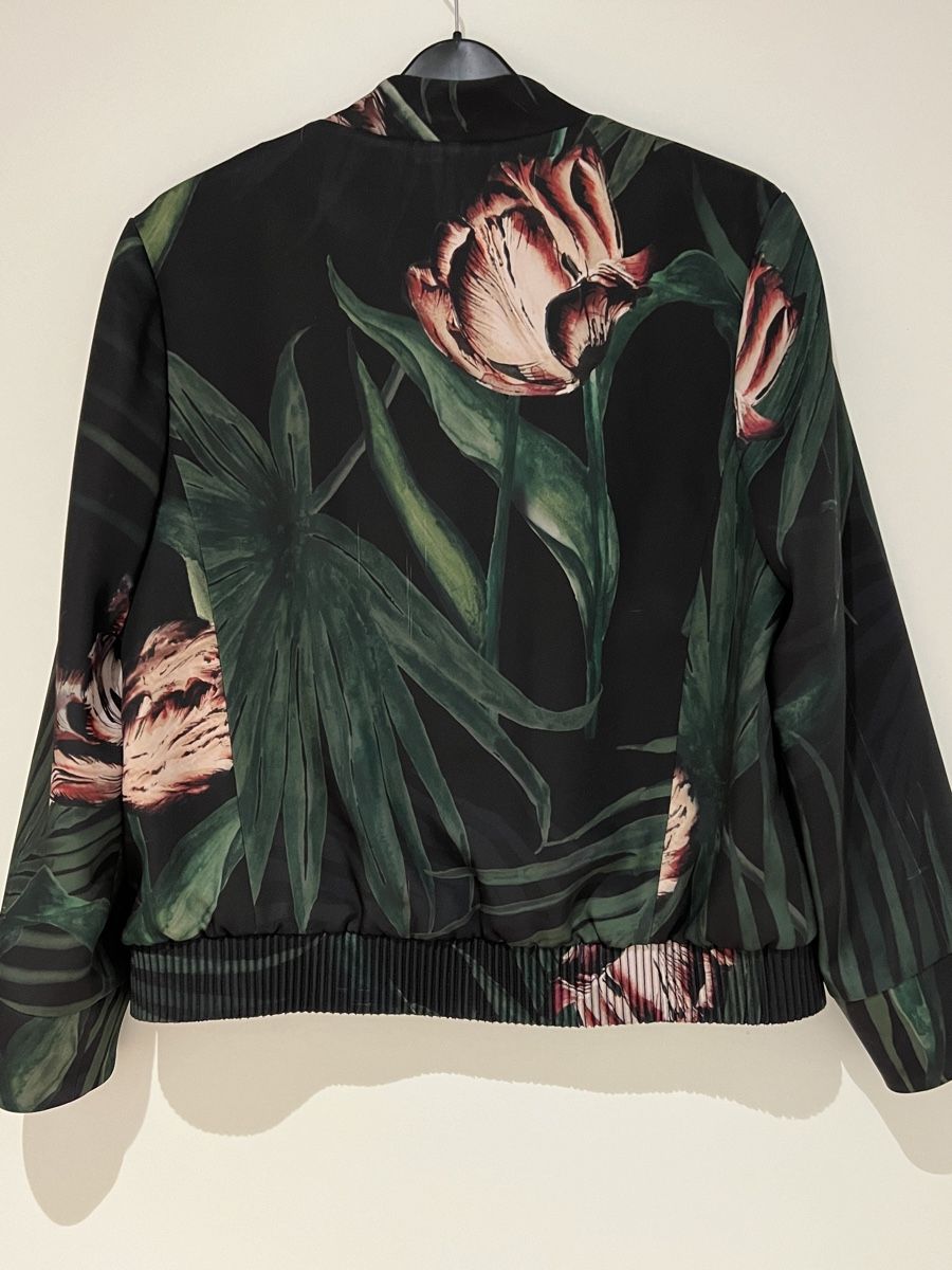 Ted Baker Giacche: Jäckli Ted Baker Gr 2 – Usato da schaan venduto da Ak9jg8 1
