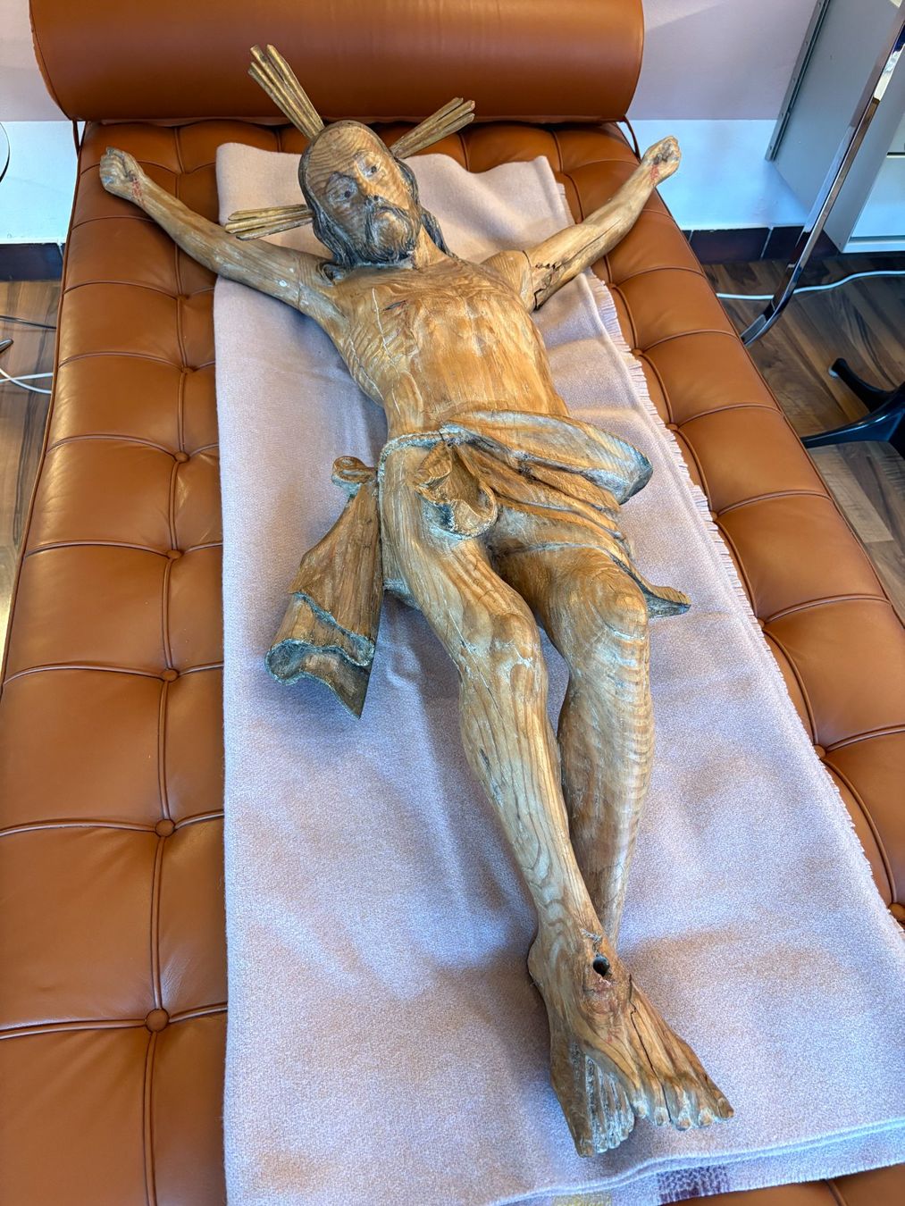 Statuette: Jesus Figur Holz  um 1800 Antik – Usato da Riehen venduto da twentymodern 2