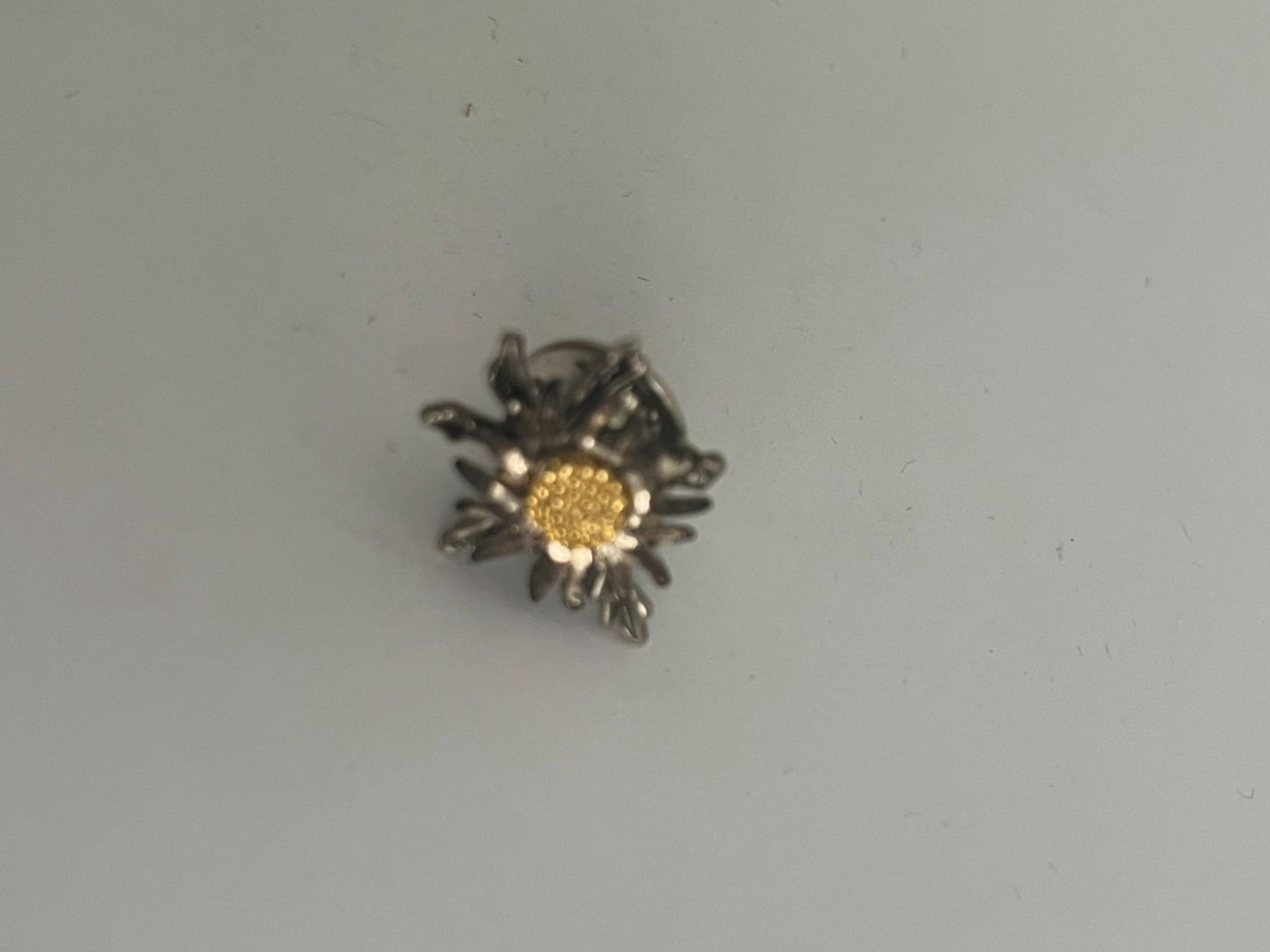 Edelweiss Placchette & Badge: Pin Edelweiss Metall – Usato da Dietikon venduto da sch_w2tw