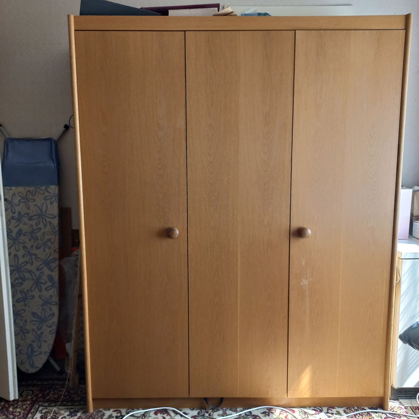 Armoires: Grande armoire – D'occasion à Jongny par dve_7nbz